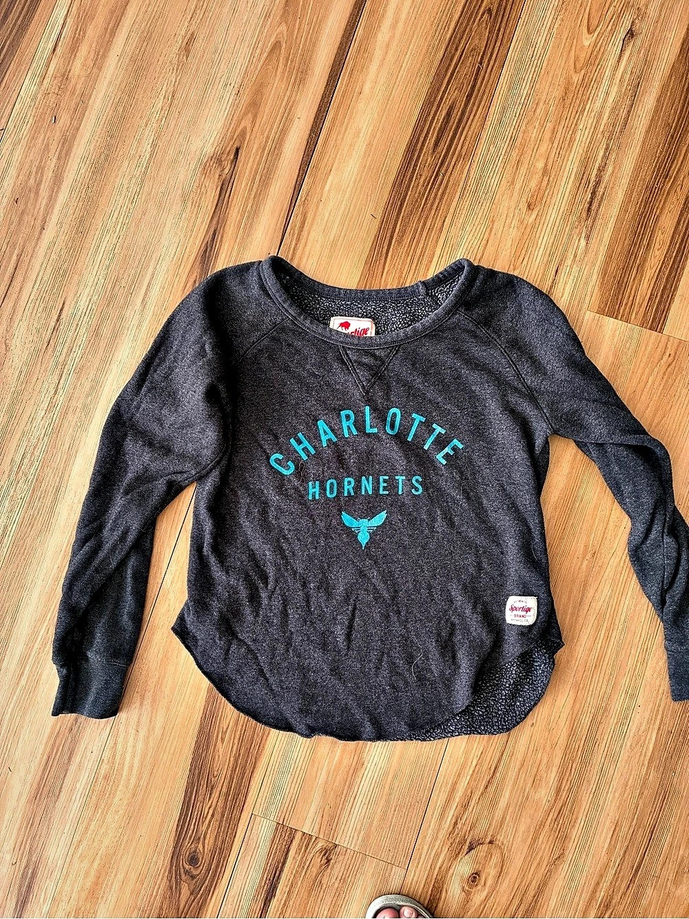 Sportique Charlotte Hornets Graphic Sweatshirt Size Large